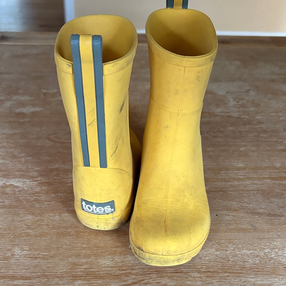 Totes Yellow Waterproof Boots